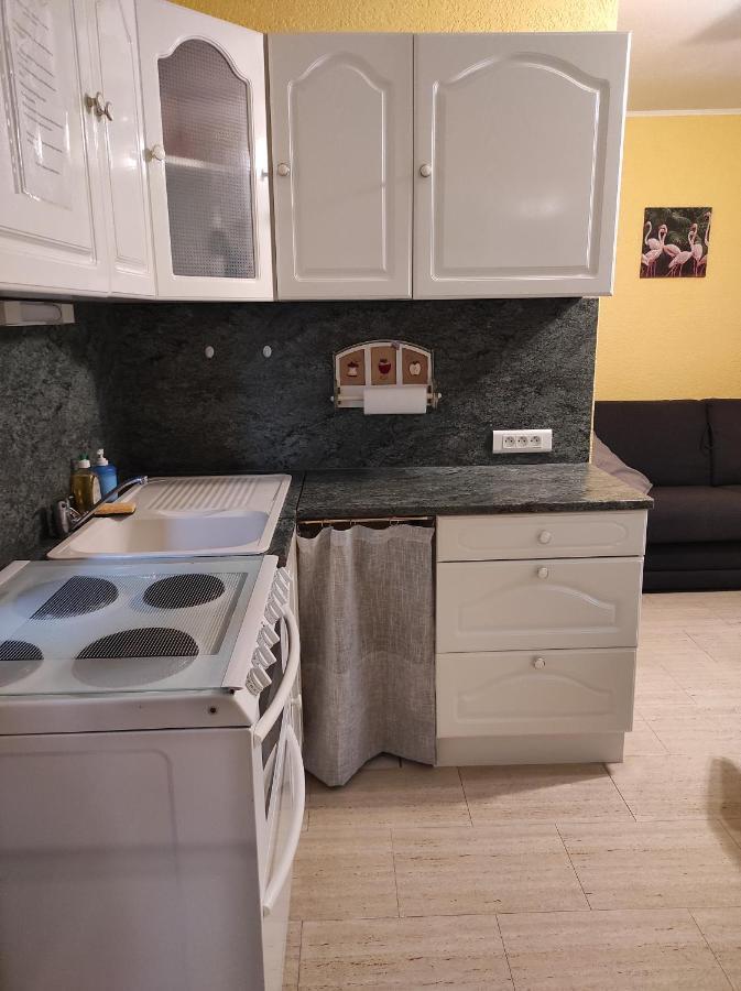 Appartement dans résidence calme et sécurisée Le Barcarès Extérieur photo