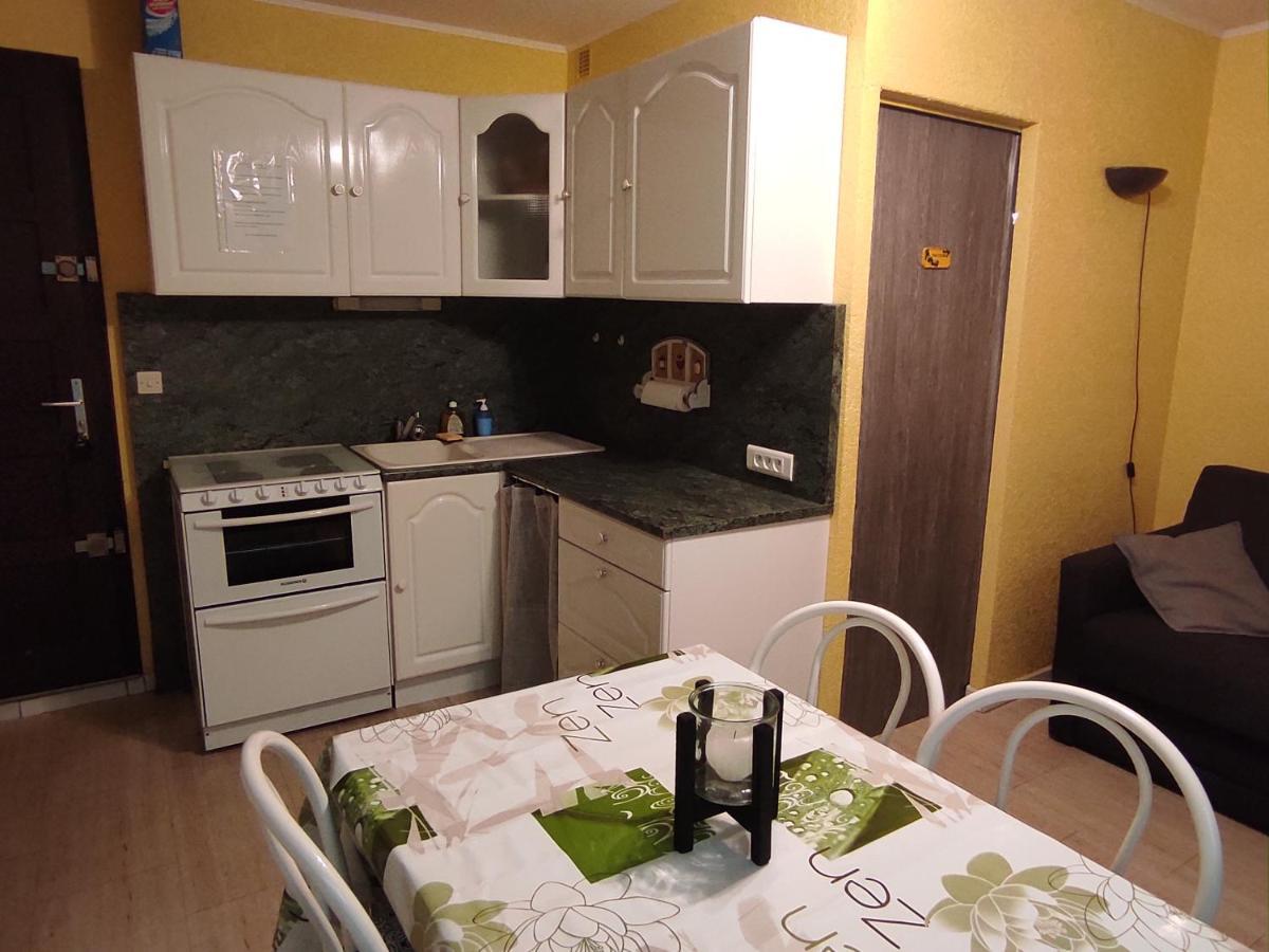 Appartement dans résidence calme et sécurisée Le Barcarès Extérieur photo
